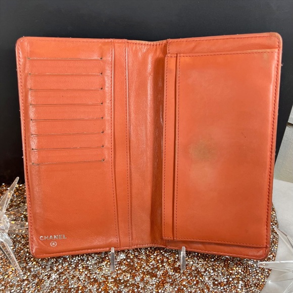 Chanel Coral Diamond Quilted Patent Leather CC Continental Wallet - Picture 4 of 11